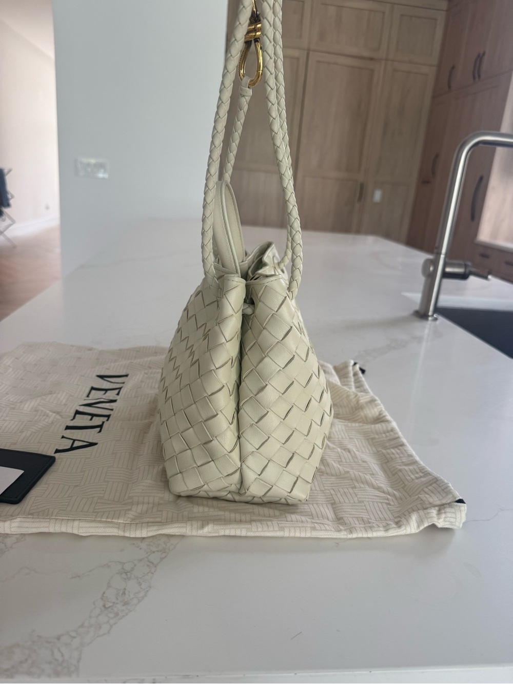 Bottega Veneta Small Andiamo Bag in color “Sea Salt” - Picture 6 of 7